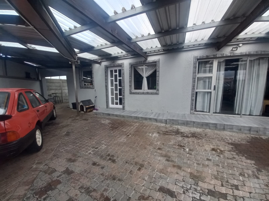 3 Bedroom Property for Sale in Woodlands Western Cape